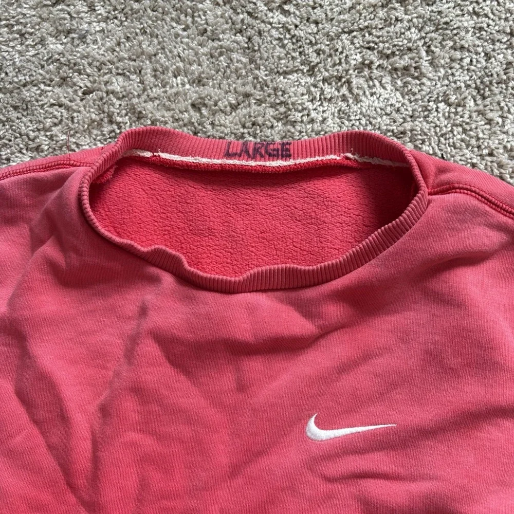 Nike Faded Red Sweatshirt Crewneck Men's Med/Large Swoosh - Picture 6 of 8